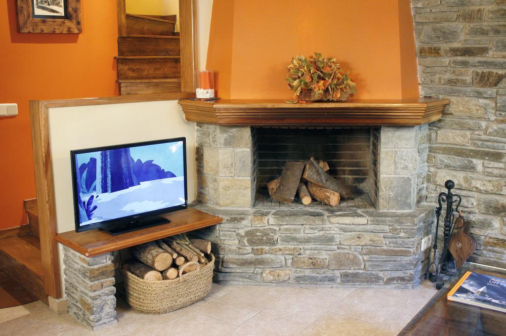 Apartamentos Valle De Aran Mont ภายนอก รูปภาพ